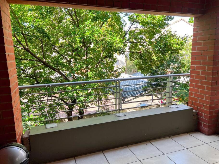 Stunning 1 Bedroom Apartment Sandton Exterior photo